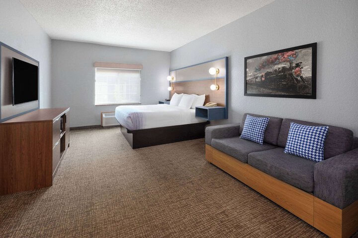 AmericInn by Wyndham Grinnell
