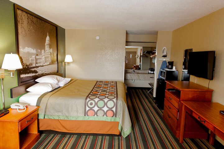 Room 8 of 24