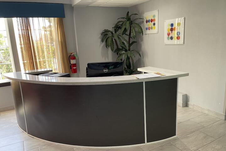 Business Center 36 of 36