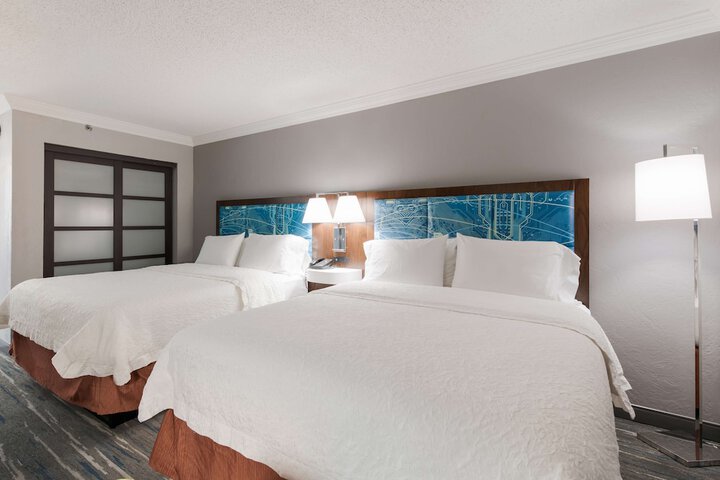 Hampton Inn & Suites Chicago / Hoffman Estates