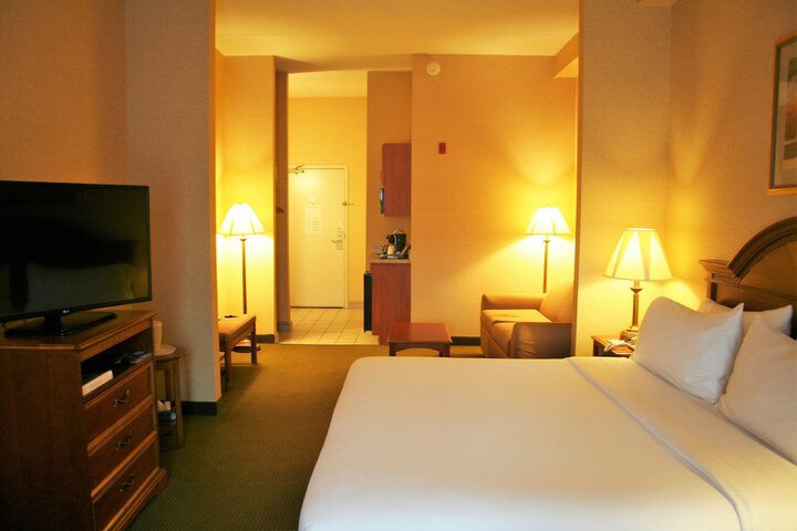 Room 26 of 37