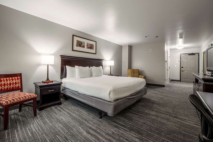 Room 40 of 104