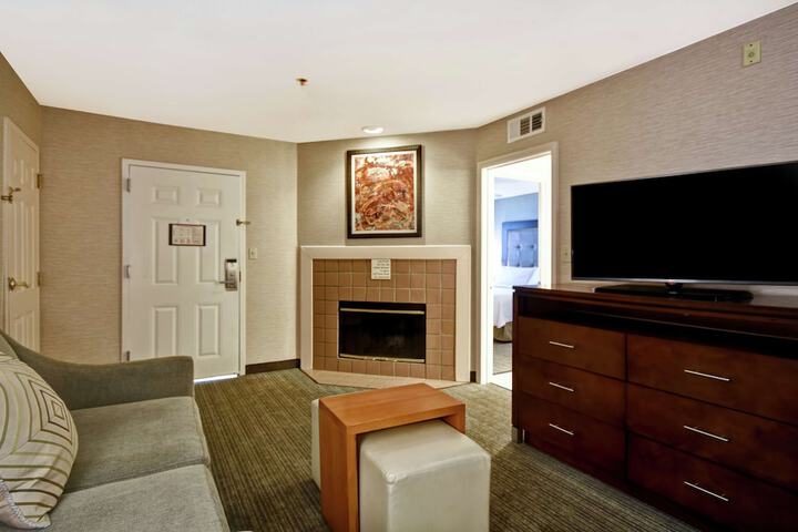 Room 32 of 50