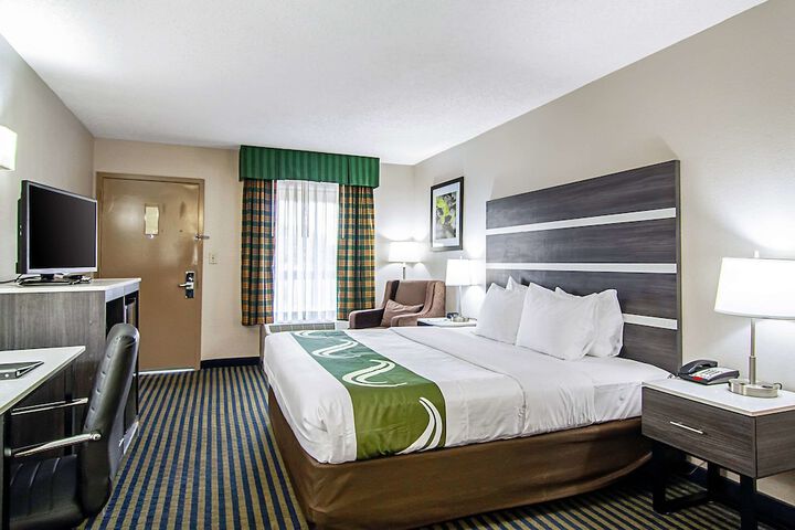 Room 34 of 40