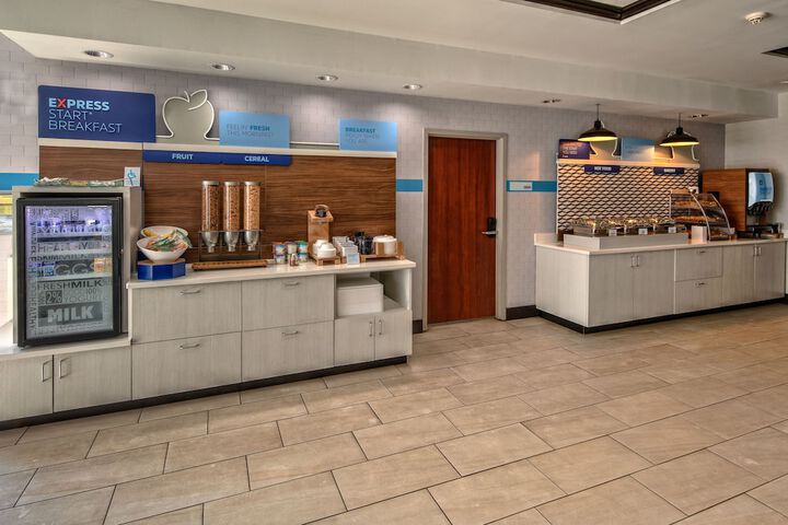 Holiday Inn Express Hotel & Suites Cookeville by IHG