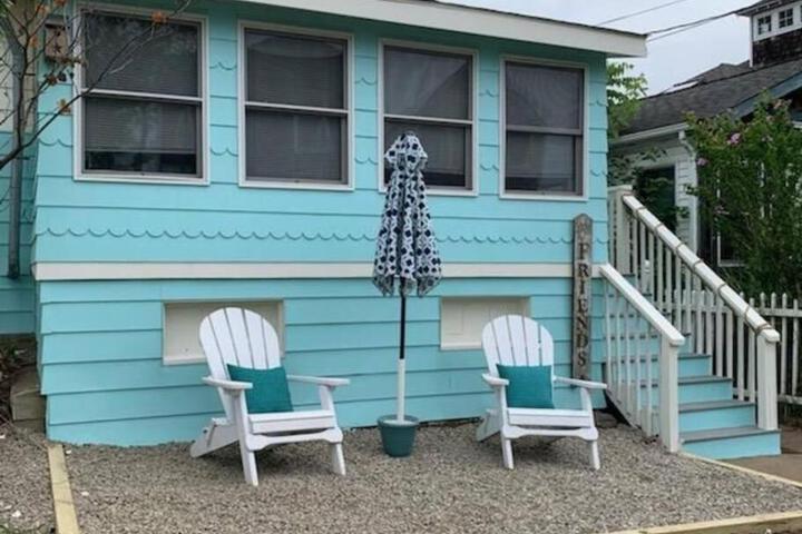 Beachy Bay Breeze Bungalow 2BR with parking and close to many amenities.
