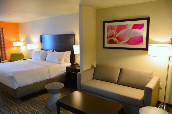 Room 53 of 80