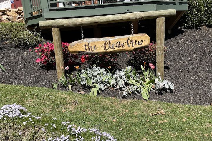 Mountain Aire Cottages Inn & Glamping