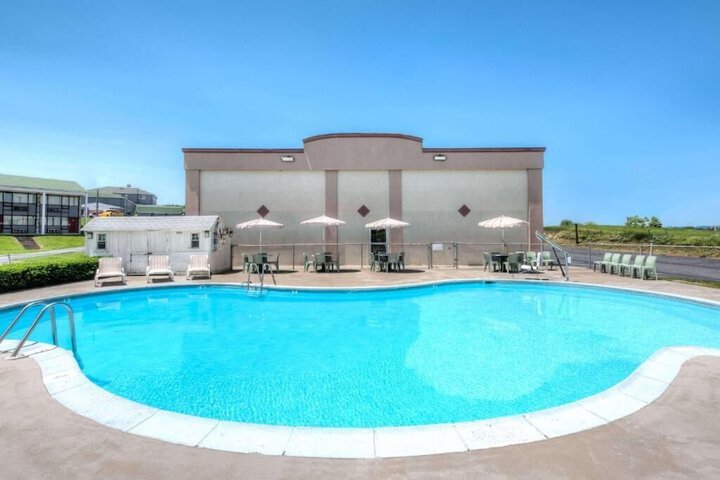 Pool 2 of 10