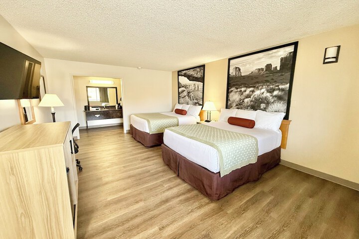 Room 9 of 22