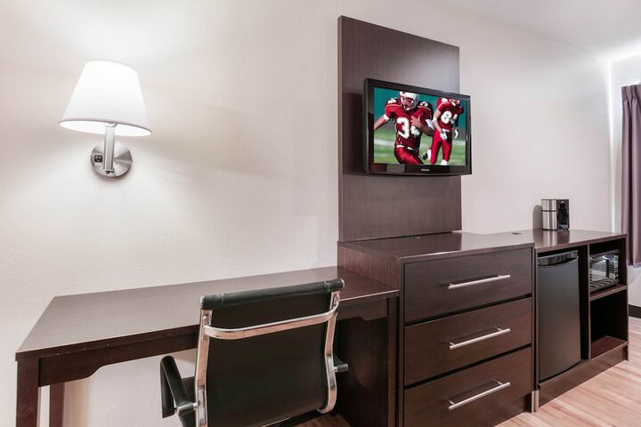 Room 16 of 38