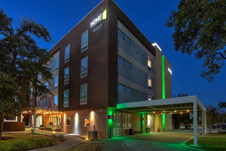 Hotel 2 of 33