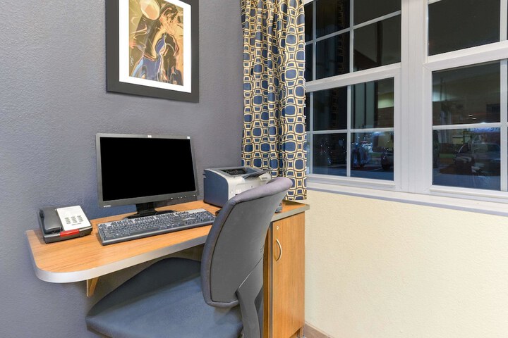 Business Center 50 of 50