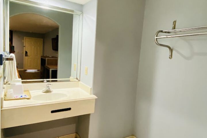 Room 12 of 15
