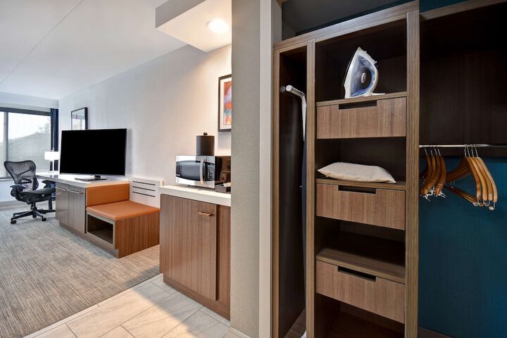 Room 34 of 52