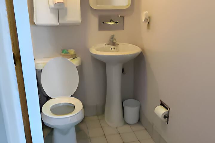 Room 19 of 36