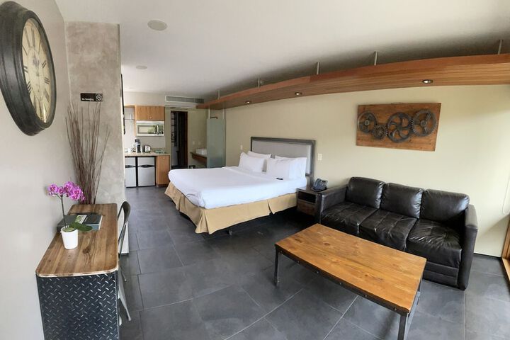 14 West Hotel