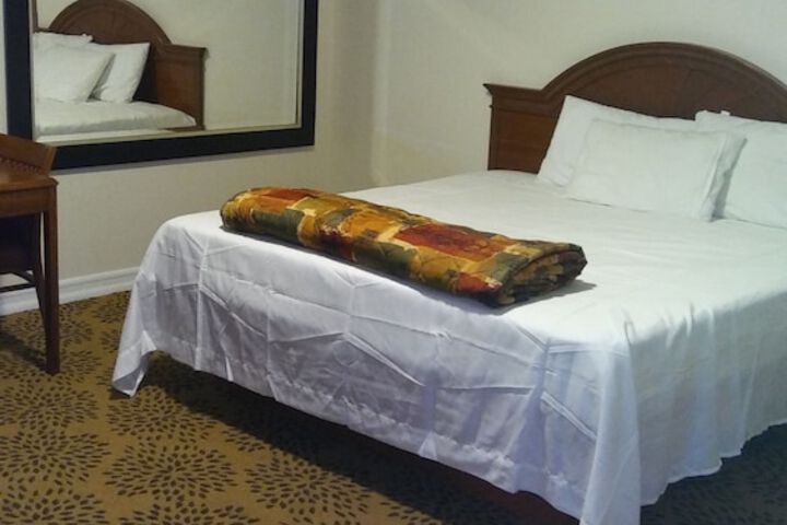 Room 21 of 28