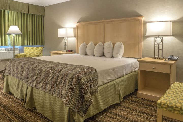 Room 18 of 32