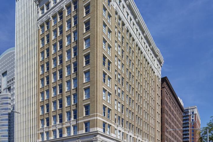 Surety Hotel Autograph Collection