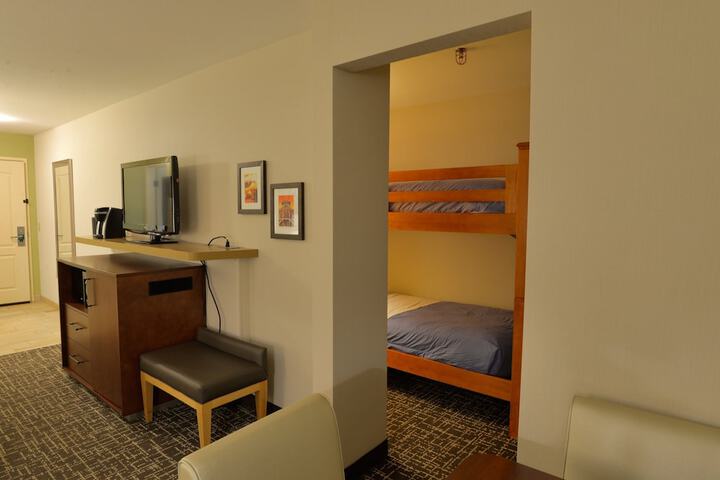 Room 30 of 42
