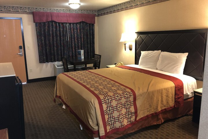 Room 18 of 32