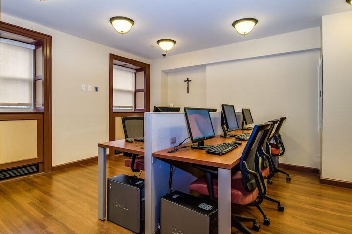 Business Center 34 of 37