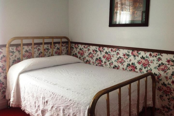 Room 7 of 44