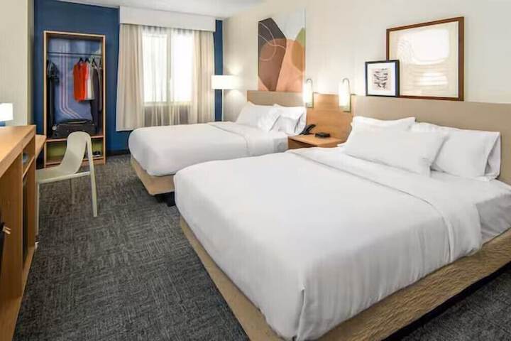 Spark by Hilton - Kent Seattle