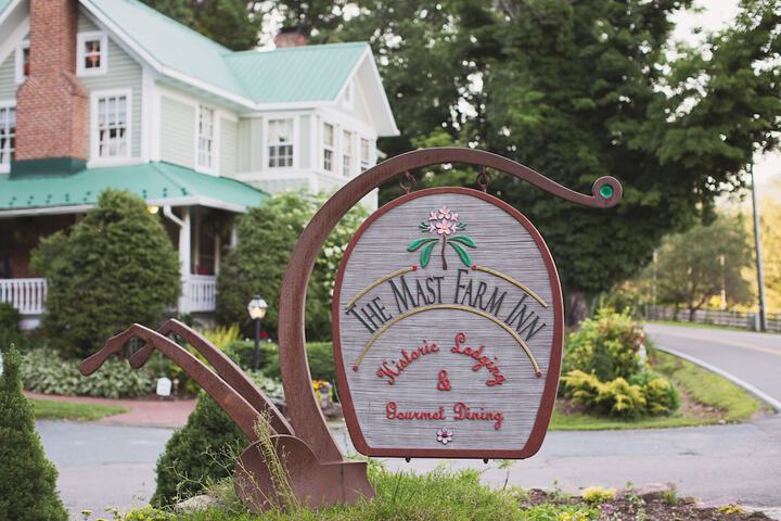 The Mast Farm Inn
