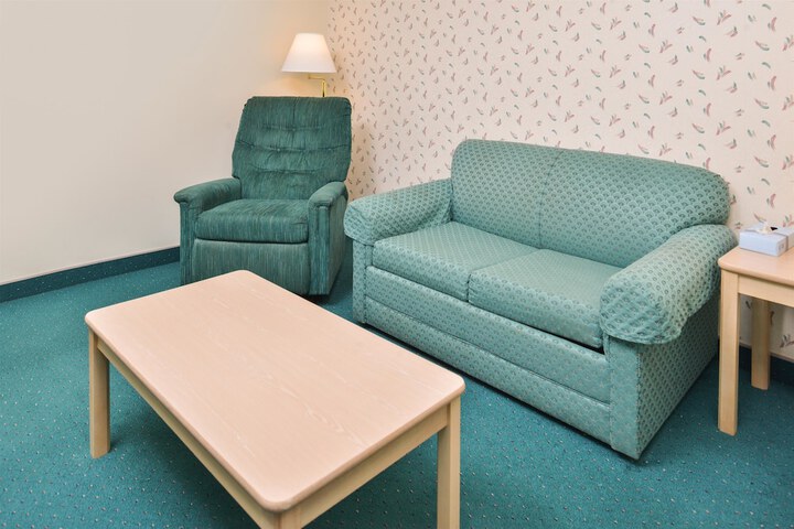 Room 10 of 30