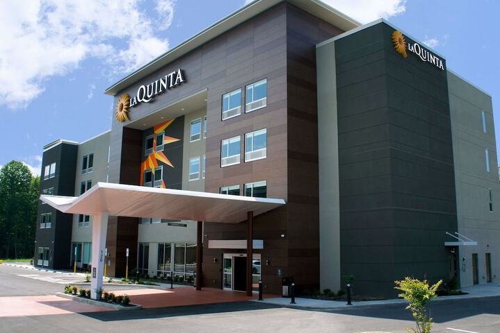 La Quinta Inn & Suites by Wyndham Manchester / Arnold AFB