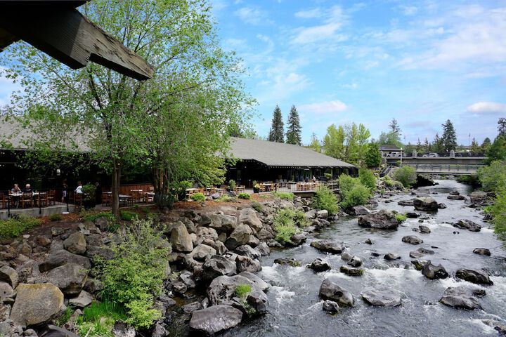 Riverhouse Lodge
