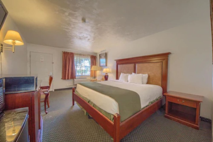 Room 20 of 28