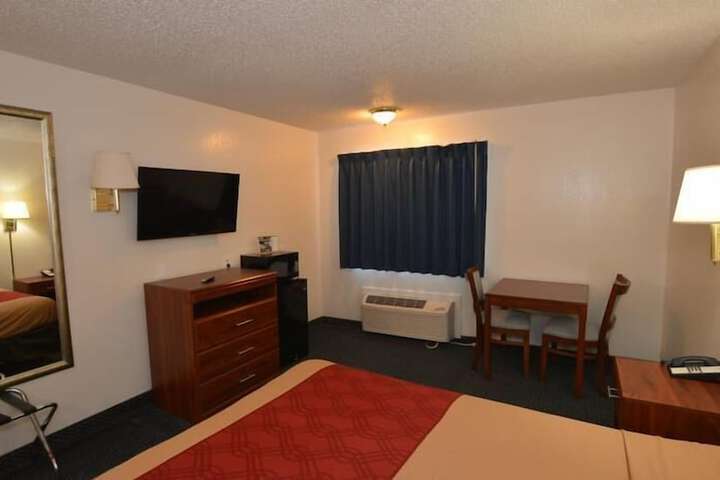 Room 9 of 11