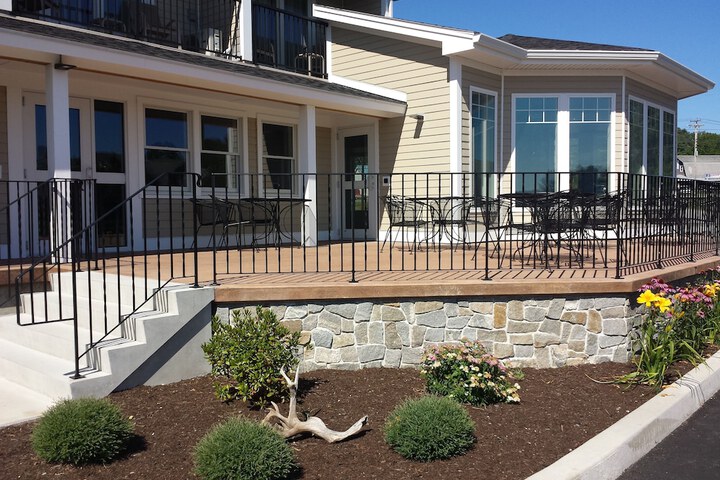 Belfast Harbor Inn