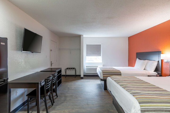 Room 12 of 38