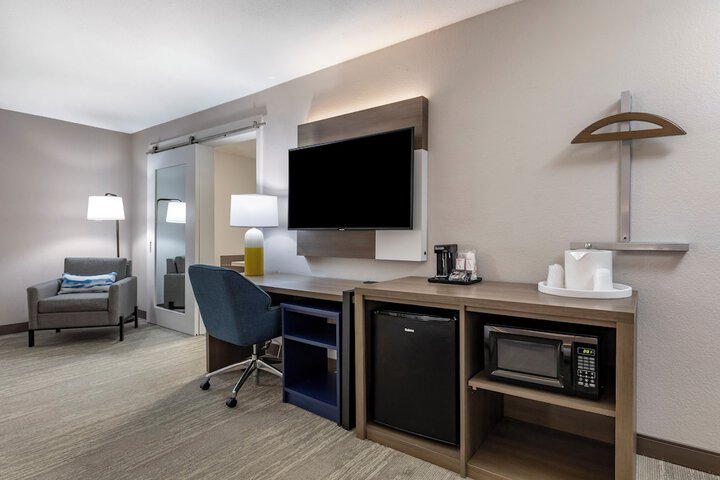 Room 11 of 26
