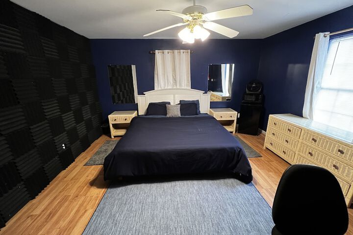 Room 10 of 25