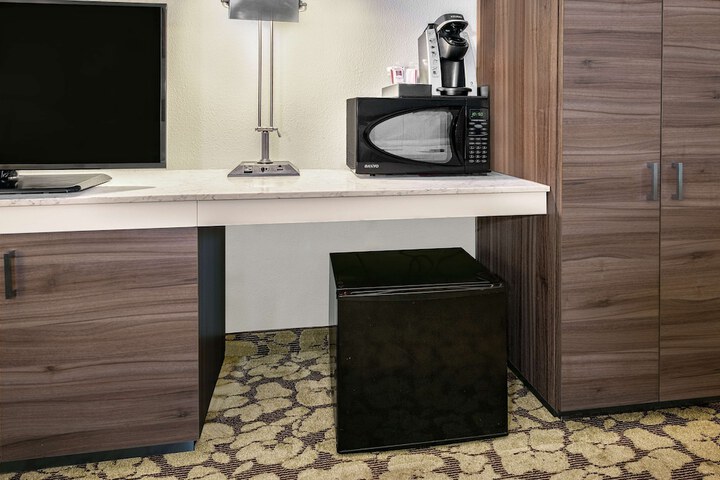Room 21 of 38