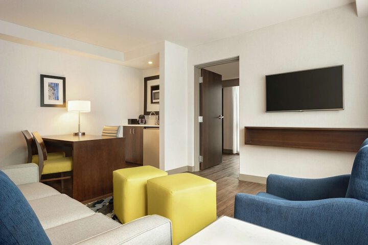 Room 16 of 59