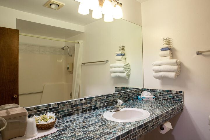 Riverwood Inn Hotel Premiere Double Queen Suite