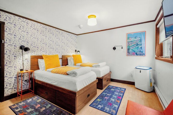 Room 109 of 158