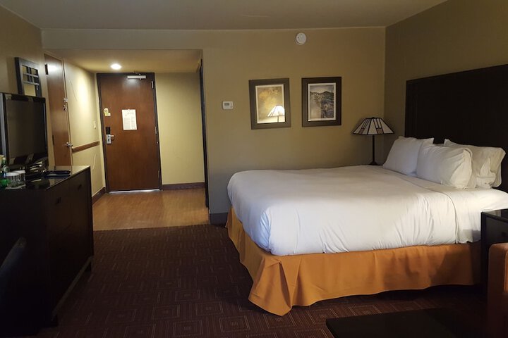 Room 25 of 68
