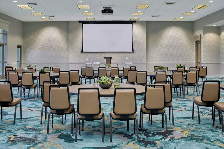 Renaissance Shoals Resort & Spa