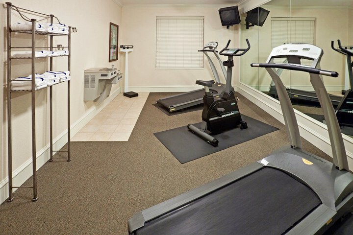 Holiday Inn Express & Suites Waxahachie by IHG