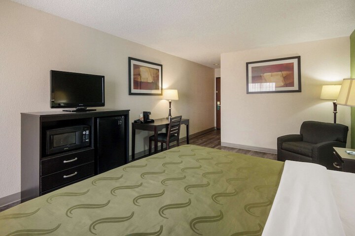 Room 18 of 46