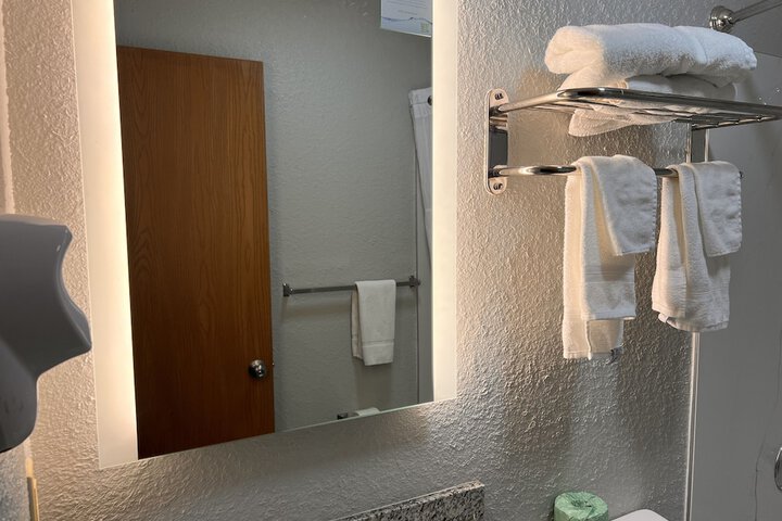 Room 7 of 42