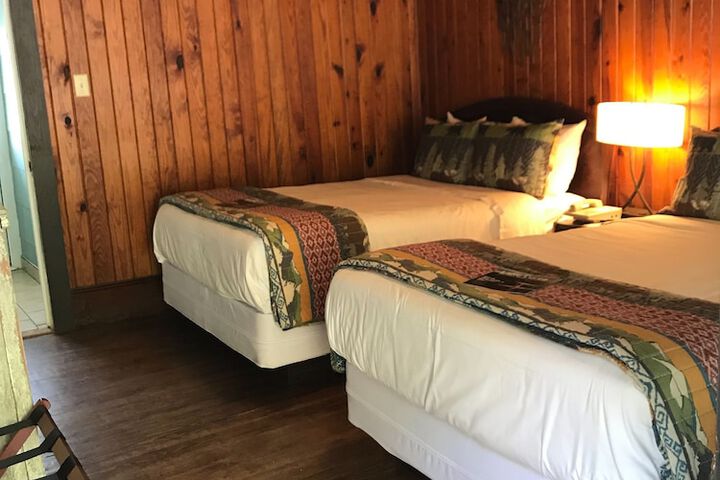 The Riverside Lodge at Chimney Rock