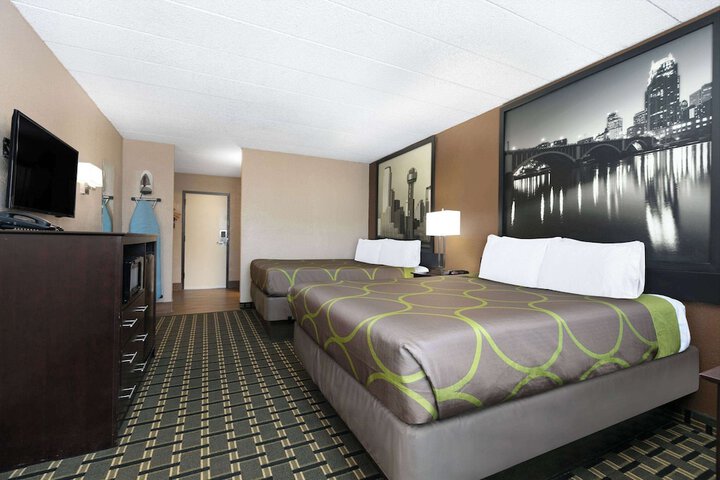 Room 21 of 27